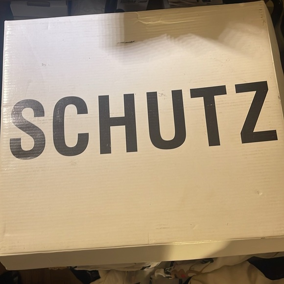 SCHUTZ original Woman’s “ZARA” black leather boot,with
Box & dust bag NEW - Picture 5 of 15